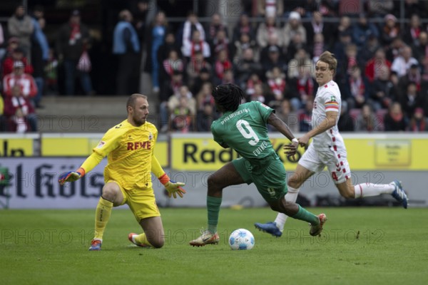 Andreas Dick (DFL/DFB REGULATIONS PROHIBIT ANY USE OF PHOTOGRAPHS AS IMAGE SEQUENCES AND/OR QUASI-VIDEO), RheinEnergieStadion, Cologne, North Rhine-Westphalia, Marvin Schwäbe (1.FC Köln, goalkeeper, #1), Noel Futkeu (SpVgg Greuther Fürth, attack, #9), 2nd Bundesliga, 1.FC Köln, SpVgg Greuther Fürth on 09.11.2024 at the RheinEnergieStadion in Cologne Germany