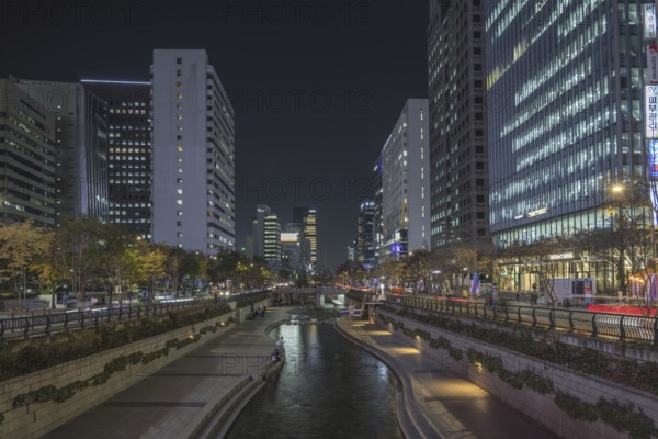 Seoul South Korea, city skyline night at Cheonggyecheon Stream