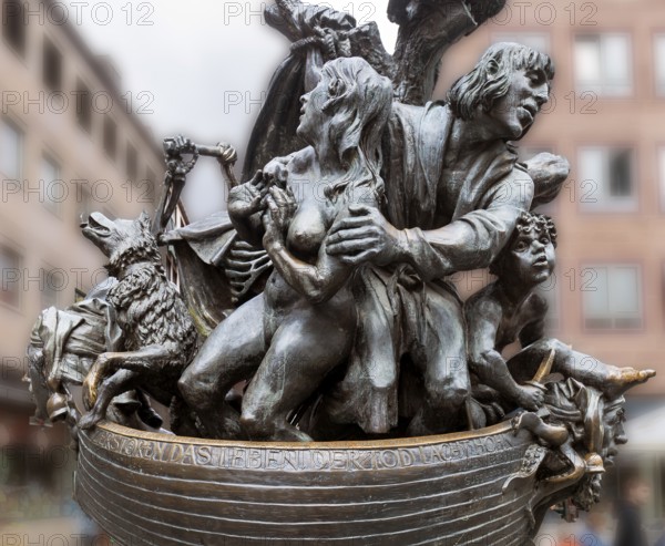 The dry sculpture of the Fool's Fountain by Jürgen Weber bears the inscription: Violence and technology and resignation destroy life and death laughs in derision
