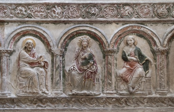 Former Augustinian monastery church of Our Lady, southern choir screen around 1200/1210, stucco relief of Mary and two apostles