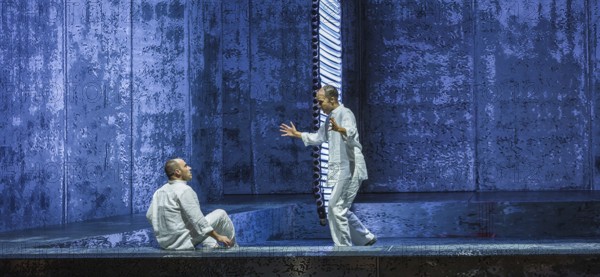 ?dipe by George Enescu (Komische Oper, Berlin) . Tragédie lyrique in four acts and six scenes (1936) Poetry by Edmond Fleg after Sophocles. Press performance on 26 August 2021. ?dipe: Leigh Melrose Tirésias: Jens Larsen Créon: Joachim Goltz Le grand prêtre: Vazgen Gazaryan Le veilleur: Shavleg Armasi Le berger: Johannes Dunz Laios, father of ?dipe: Christoph Späth Jokaste, mother of ?dipe: Karolina Gumos La Sphinge: Katarina Bradi? Antigone: Mirka Wagner Mérope: Susan Zarrabi