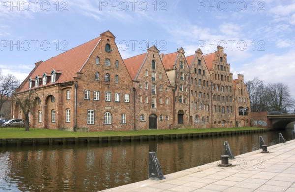 The salt reservoirs are a group of warehouses on the Lübeck Obertrave directly next to the Holstentor. They were built in the style of the brick renaissance and the brick baroque.