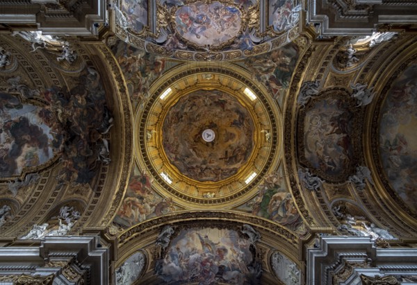 Rome, Roma, Il Gesu, built from 1568, view into the dome