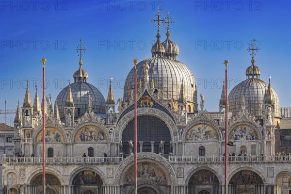 Magnificent cathedral with imposing domes and detailed architecture, St Mark's Basilica, St Mark's Square, Venice, Veneto region, Italy, Europe