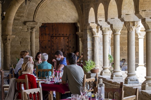 Cloister of the former cathedral of San Vicente, Roda de Isábena, Isábena Valley, Huesca, Spain, Europe