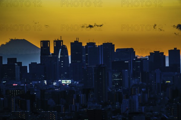 Sunset from the Bunkyo Civic Center. Shooting Location: Tokyo metropolitan area