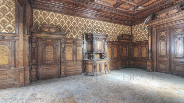 Vacant wooden room with complex pattern and beautiful stucco ceiling, traces of abandonment, Villa Woodstock, Lost Place, Brill, Wuppertal, North Rhine-Westphalia, Germany, Europe
