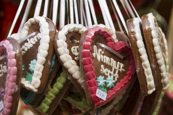 Gingerbread hearts at the Christmas market