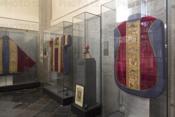 Treasury in the south tower chapel, St., Saint, Saint