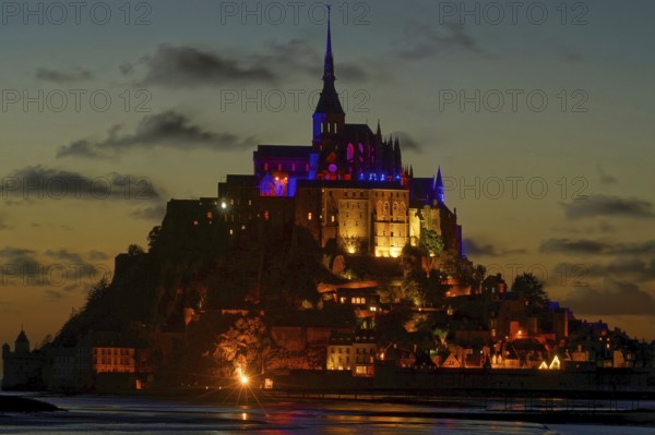 France, Normandy, monastery island, Le Mont-Saint-Michel, night shot, Normandy, France, Europe