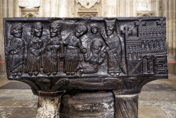 Winchester, Cathedral, Romanesque baptismal font