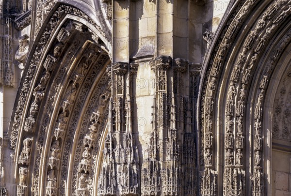 Caudebec-en-Caux, Eglise Notre-Dame, detail of the west façade