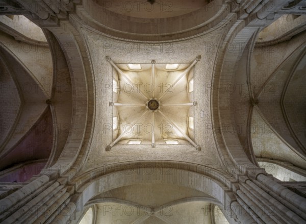 Saint-Martin-de-Boscherville, Abbaye Saint-Georges de Boscherville, view into the crossing tower