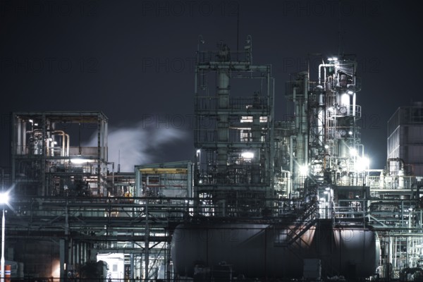 Factory night view of Kawasaki Keihin industrial zone. Shooting Location: Kawasaki City, Kanagawa Prefecture
