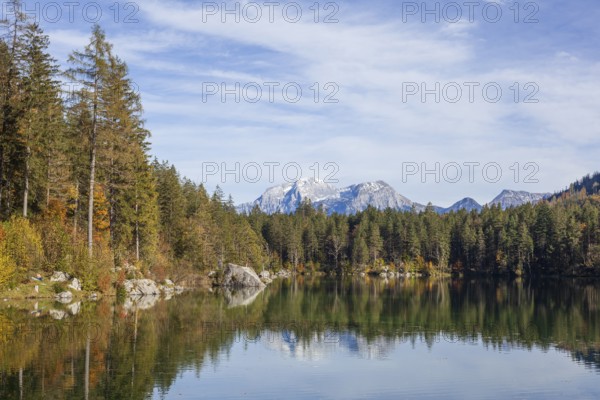 Mountain massif Hoher Göll with forest at Hintersee in autumn, Ramsau, Berchtesgaden, Berchtesgadener Land, Upper Bavaria, Bavaria, Germany, Europe