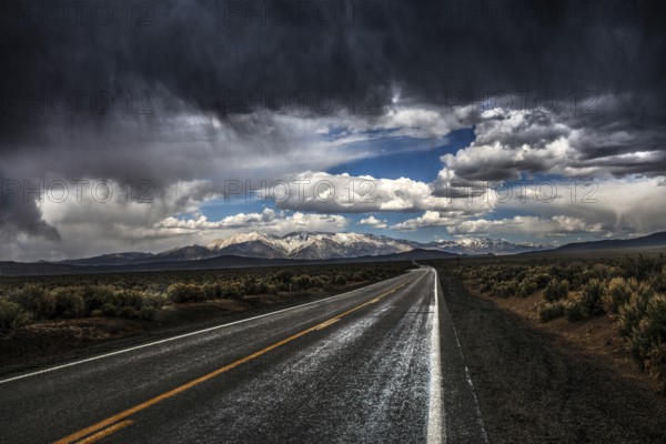 Thunderstorm front on Highway 6, Montgomery Pass, Excelsior Mountains, Nevada, USA, North America