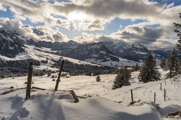 Wonderful winter hike from Restaurant Eggli over the Forstseeli and Diepoldsauer sponge to the Fahnerenspitz in the Appenzeller Land in Switzerland