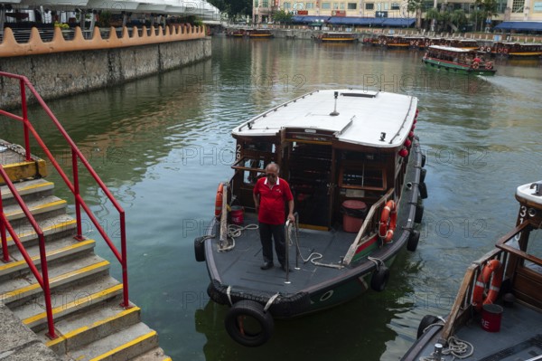 11.04.2018, Singapore, Republic of Singapore, Asia, Excursion boats at the Clarke Quay jetty along the Singapore River, Asia
