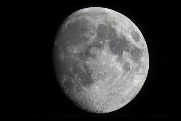 Half Moon Background, Gibbous moon Earth's natural satellite