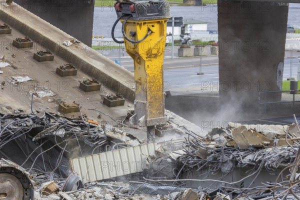 After the collapse of parts of the Carola Bridge, demolition work began on the Old Town side. The bridge sections on the Old Town side were dismantled using heavy machinery, Carola Bridge in Dresden, Dresden, Saxony, Germany, Europe
