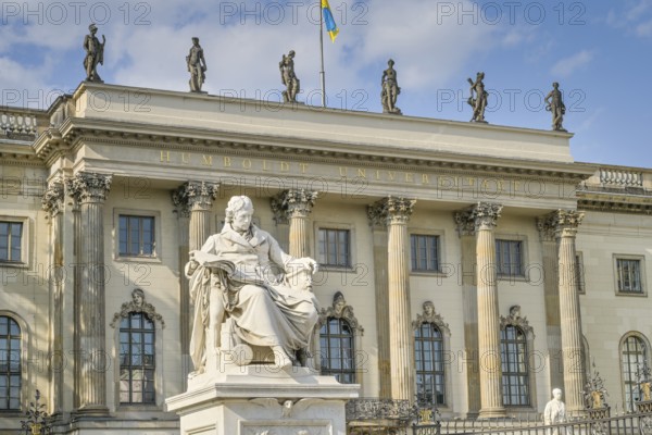 Monument to Wilhelm von Humboldt, Main Building, Humboldt University, Unter den Linden, Mitte, Berlin, Germany