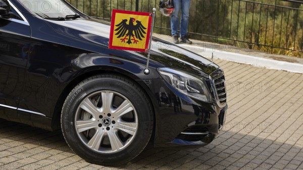 Black limousine with German flag parked outside, visit of Federal President Frank-Walter Steinmeier to Kandanos on 31 October 2024, Federal President, Frank-Walter Steinmeier, memorial, war crimes, Nazis, Wehrmacht crimes, World War II, Kandanos, southwest Crete, Crete, Greek islands, Greece