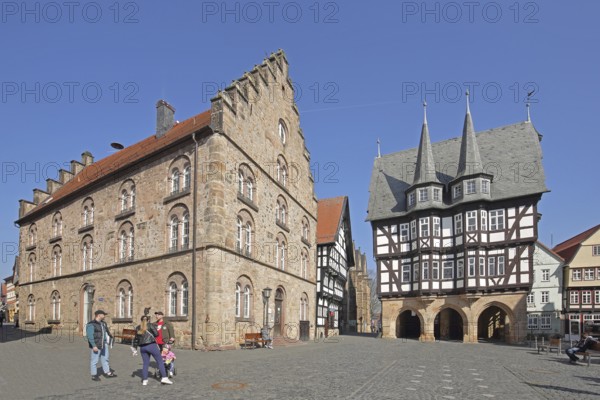 Historic Gothic wine house built in 1539, Renaissance, building with stepped gable, town hall with turrets, oriels and decorations, pedestrians, people, tourists, market square, Alsfeld, Vogelsberg, Hesse, Germany