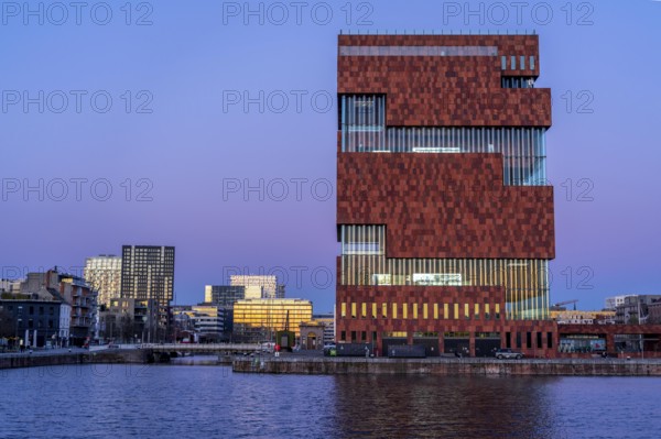 The MAS, Museum aan de Stroom, Museum am Strom, Bonapartdok, harbour basin, old harbour district, Het Eilandje of Antwerp, formerly disreputable, dingy district, now modern, hip district, with lots of culture, living space, leisure, gastronomy, trendy district, Flanders, Belgium