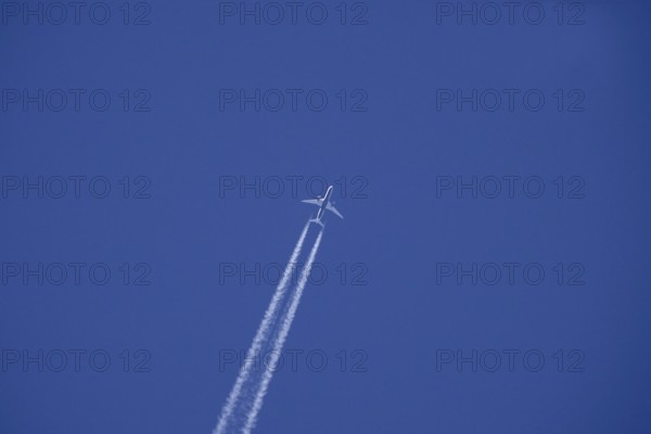 Aeroplane with contrails, Germany