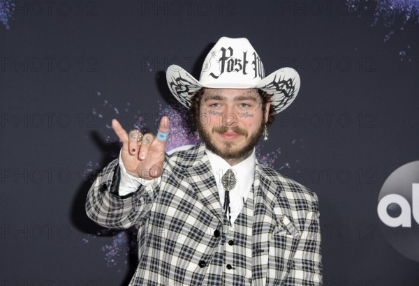 Post Malone at the 2019 American Music Awards held at the Microsoft Theater in Los Angeles, USA on November 24, 2019., Los Angeles, California, USA