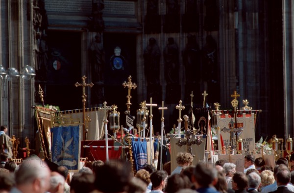 Corpus Christi Procession, Cologne Cathedral, Cologne, North Rhine-Westphalia, Corpus Christi Procession, Cologne Cathedral, Cologne, North Rhine-Westphalia, landscape format, horizontal, Germany
