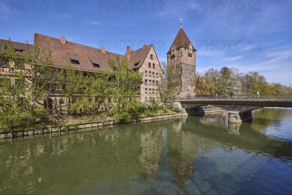 Schuldturm, river Pegnitz, bridge, historical buildings, house, trees, reflections, water surface, blue sky, cirrostratus clouds, Heubrücke, Vordere Insel Schütt, Nuremberg, Middle Franconia, independent city, Bavaria, Germany