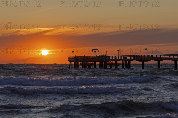 Sunset, pier, waves, swell, Wustrow, Fischland, Mecklenburg-Vorpommern, Germany