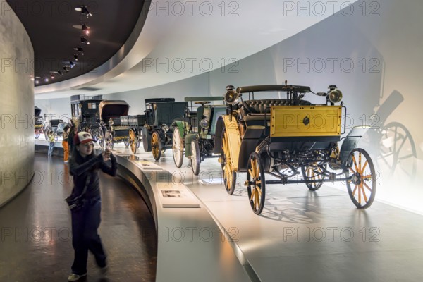 The Mercedes-Benz Museum in Stuttgart presents a journey through the automotive history of the global corporation. The history of the Mercedes star begins with the first automobile in 1886. 160 vehicles are on display. Stuttgart, Baden-Württemberg, Germany