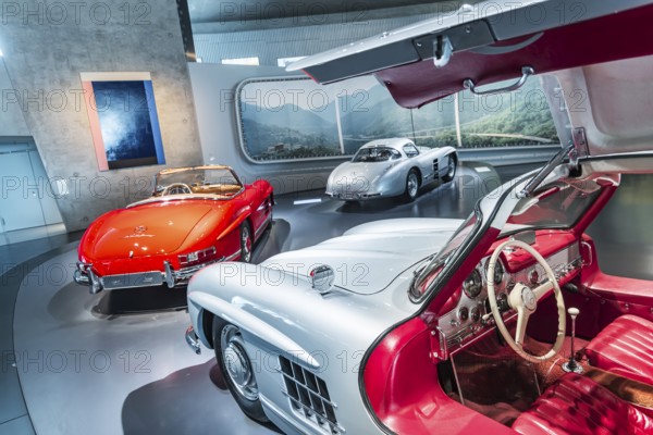 Mercedes-Benz 300 SL Roadster from 1962. The Mercedes-Benz Museum in Stuttgart presents a journey through the automotive history of the global corporation. The history of the Mercedes star begins with the first automobile in 1886. 160 vehicles are on display. Stuttgart, Baden-Württemberg, Germany