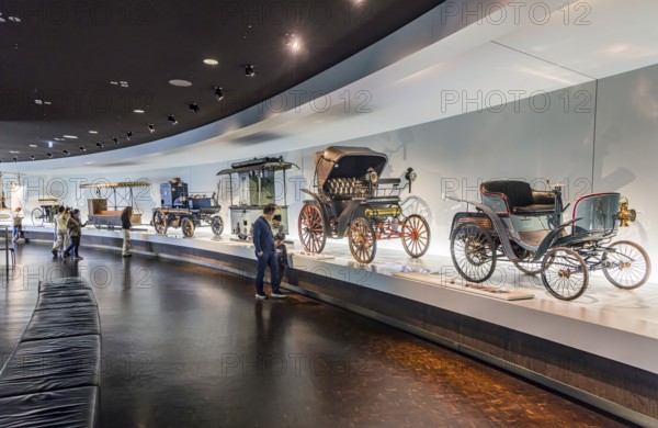 The Mercedes-Benz Museum in Stuttgart presents a journey through the automotive history of the global corporation. The history of the Mercedes star begins with the first automobile in 1886. 160 vehicles are on display. Stuttgart, Baden-Württemberg, Germany