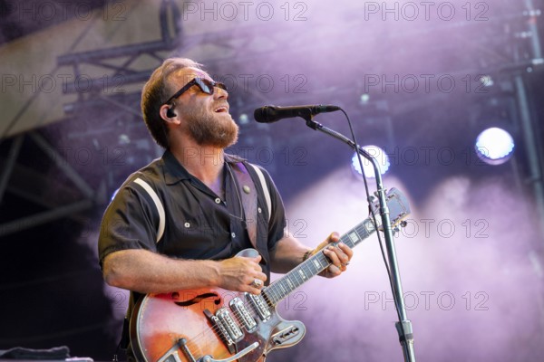Dan Auerbach, guitarist, singer, The Black Keys, Rock, Blues, USA, live open air at the Citadel Music Festival, 01.07.2025, Zitadelle Spandau, Berlin, Germany, only concert in Germany < english> The Black Keys, Rock, Blues, USA, live open air at the Citadel Music Festival, July 1, 2025, Spandau Citadel, Berlin, Germany