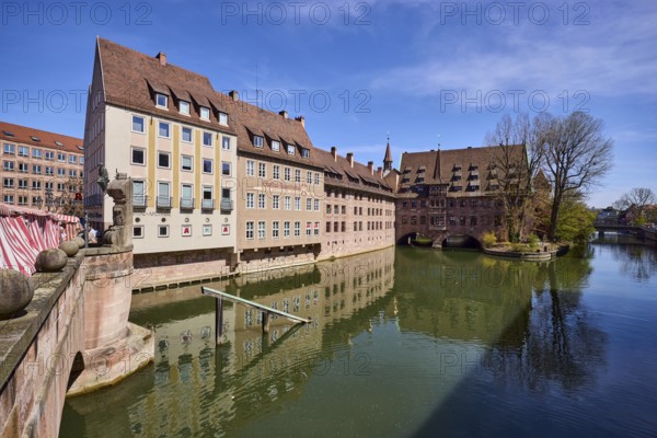 Pedestrian bridge, river Pegnitz, general architecture, Heilig-Geist-Spital, historical buildings, reflection, water surface, market stalls, sandstone, trees, blue sky, cirrostratus clouds, museum bridge, Spitalgasse, Nuremberg, Middle Franconia, independent city, Bavaria, Germany