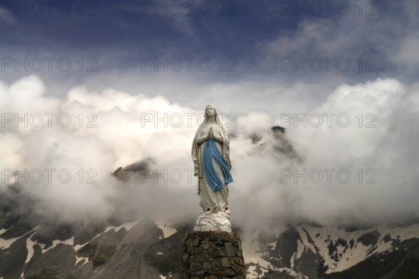 Statue of the Madonna La Vierge de Troumouse in the Cirque de Troumouse basin in the Pyrenees National Park near Gavarnie-Gèdre, France