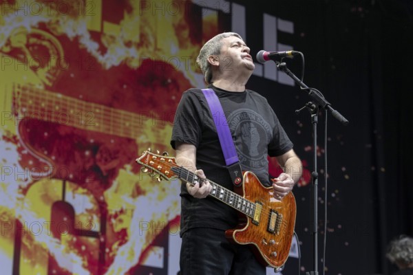 Ian McCallum, guitarist, Little Fingers, punk rock band, Northern Ireland, open air at the Citadel Music Festival, 04.07.2025, Zitadelle Spandau, Berlin, Germany < english> Stiff Little Fingers, punk rock band, Northern Ireland, open air at the Citadel Music Festival, July 4, 2025, Spandau Citadel, Berlin, Germany
