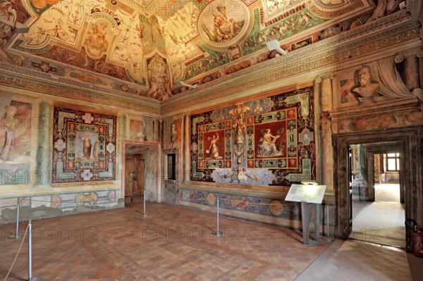 Stanza della Nobiltà, aristocratic hall, Roman Mannerist frescoes, Villa d'Este residential palace, UNESCO World Heritage Site, Tivoli, metropolitan city of Rome, Lazio, Italy