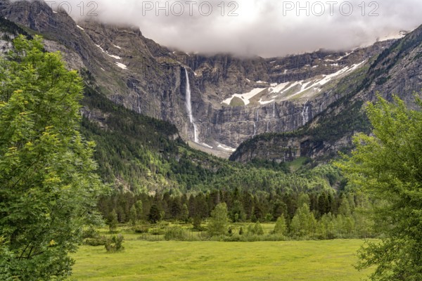 The Cirque de Gavarnie basin, UNESCO World Heritage Site in the Pyrenees National Park near Gavarnie-Gèdre, France