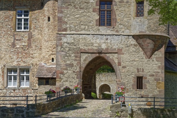 Dringenberg Castle is a medieval hilltop castle in Dringenberg in the district of Höxter. It was one of the most important regional castles of the Paderborn bishopric. Dringenberg, North Rhine-Westphalia, Germany