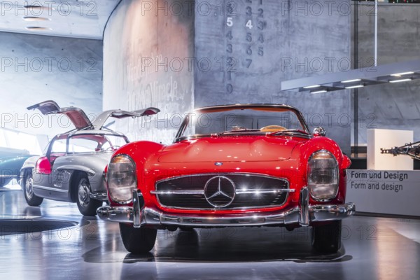 Mercedes-Benz 300 SL Roadster from 1962. The Mercedes-Benz Museum in Stuttgart presents a journey through the automotive history of the global corporation. The history of the Mercedes star begins with the first automobile in 1886. 160 vehicles are on display. Stuttgart, Baden-Württemberg, Germany