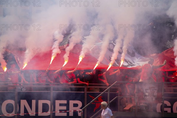 Rugby Bundesliga, 2024/25 season, final for the German championship: SC Frankfurt 1880 against TSV Handschuhsheim***Picture: Good mood among the Frankfurt fans