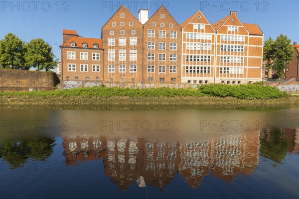 Weserburg, Museum of Contemporary Art on the Weser, modern art, exhibition, art scene, architecture, gable, water reflection, Teerhof peninsula, blue sky, Hanseatic city of Bremen, Germany