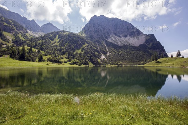 Lower Gaißalpsee, behind Rubihorn, near Oberstdorf, Oberallgäu, Allgäu Alps, Allgäu, Bavaria, Germany