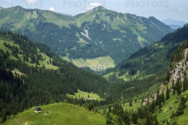 View from the hiking trail to the Hochalp Pass into Kleinwalsertal, behind Walmendinger Horn, Bärgunttal, near Baad, Allgäu Alps, Vorarlberg, Austria