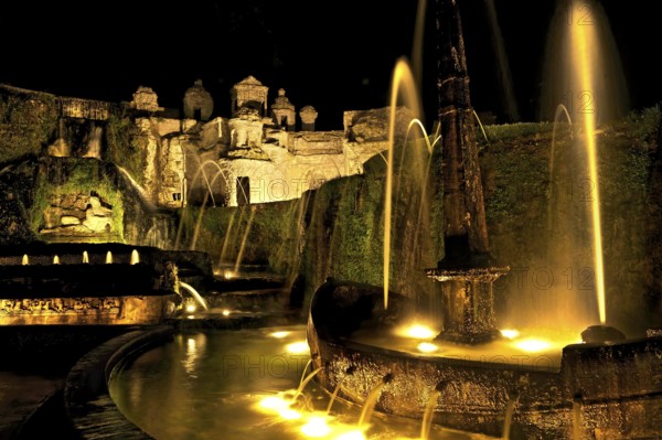 Fountain Fontana della Rometta e di Roma, Renaissance garden of Villa d'Este, ring fountain, fountains, illuminated at night, UNESCO World Heritage Site, Tivoli, Metropolitan City of Rome, Lazio, Italy