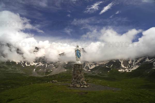 Statue of the Madonna La Vierge de Troumouse in the Cirque de Troumouse basin in the Pyrenees National Park near Gavarnie-Gèdre, France